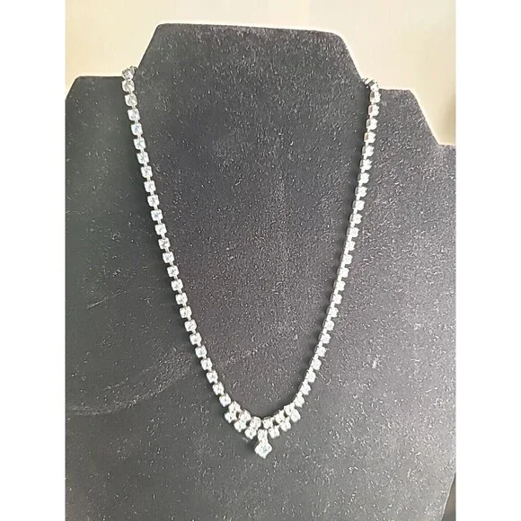 Vintage 1950s Baby Blue Rhinestone 16" Necklace - Picture 8 of 8